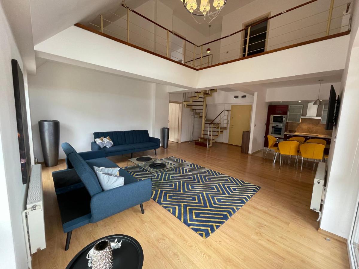 Апартаменты Kyra Luxury Penthouse Синая Экстерьер фото